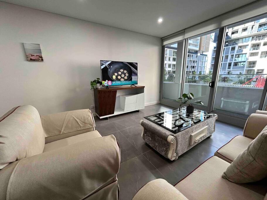 Olympic Park Next To Stadium 2b2b1p1study Apartment